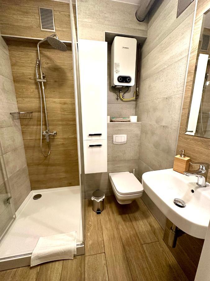 Jazz Apartament Czestochowa Centrum 2-Bedroom Exterior photo